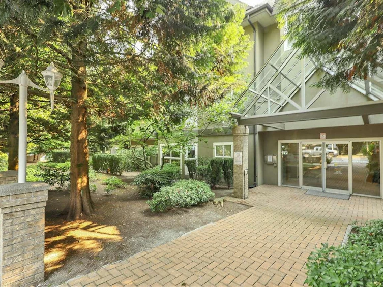 218-12088 66 Avenue, Surrey, BC, V3W 1Z9