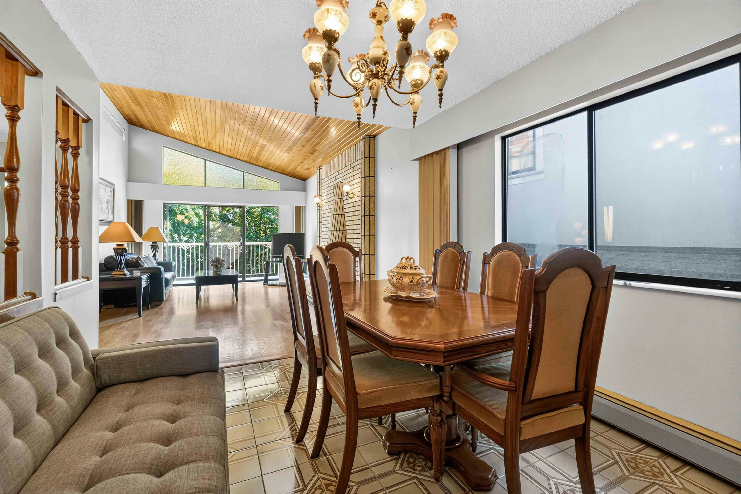 2739 E 8th Avenue, Vancouver, BC, V5M 1W7 - 13
