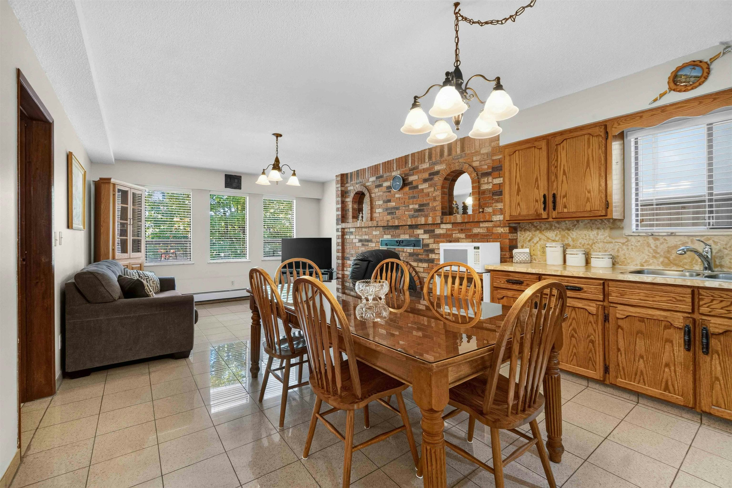 2739 E 8th Avenue - 4