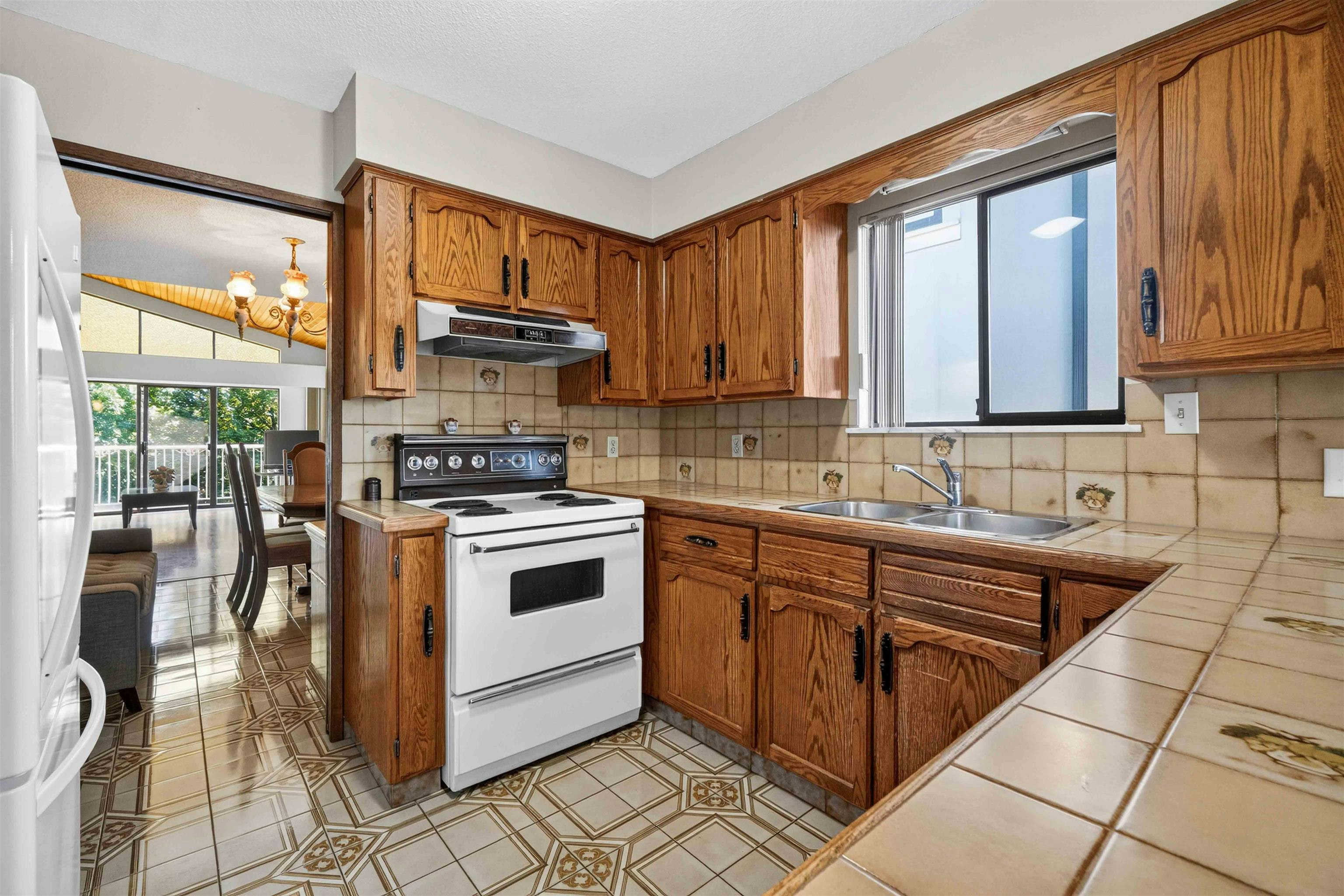 2739 E 8th Avenue, Vancouver, BC, V5M 1W7 - 16
