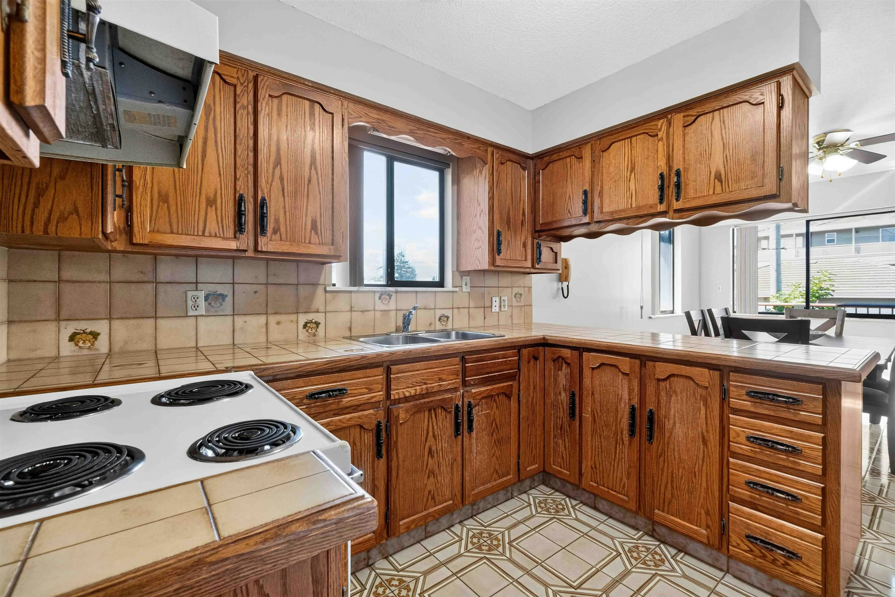 2739 E 8th Avenue, Vancouver, BC, V5M 1W7 - 14