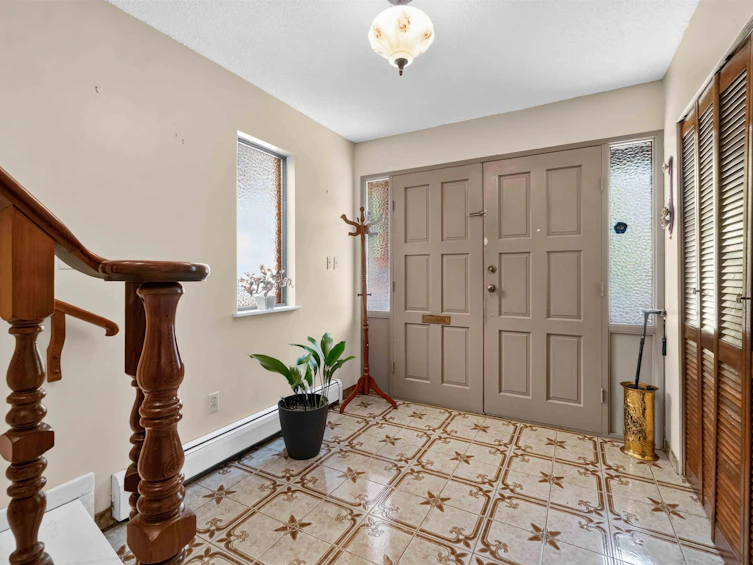 2739 E 8th Avenue, Vancouver, BC, V5M 1W7 - 3