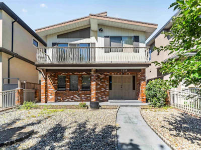 2739 E 8th Avenue - 2