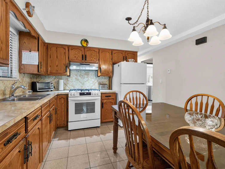 2739 E 8th Avenue, Vancouver, BC, V5M 1W7 - 6