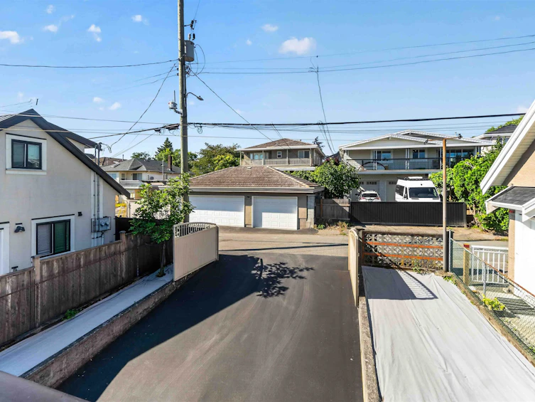 2739 E 8th Avenue, Vancouver, BC, V5M 1W7 - 37