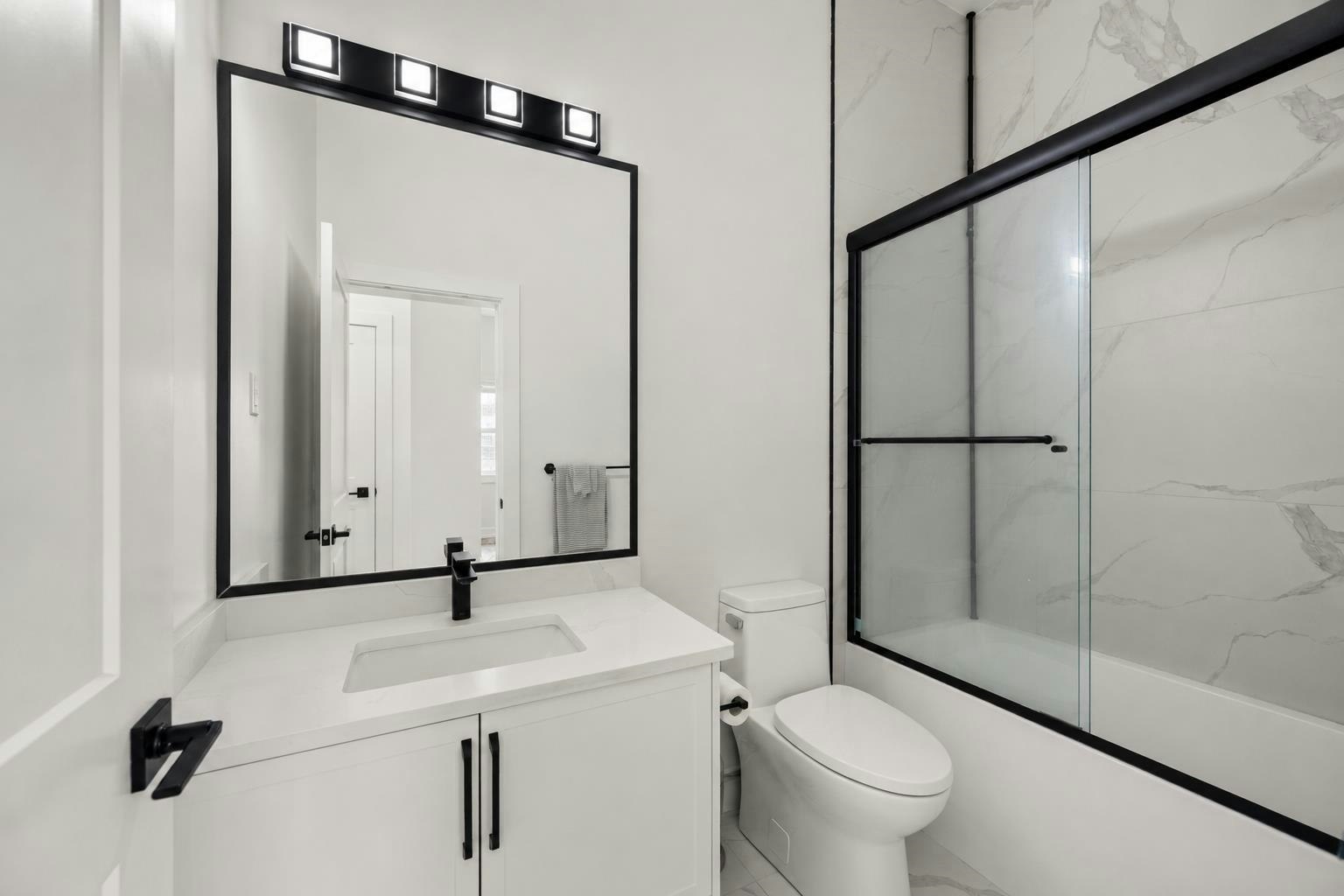 34030 Parr Avenue, Mission, BC, V2V 6B2 - 33