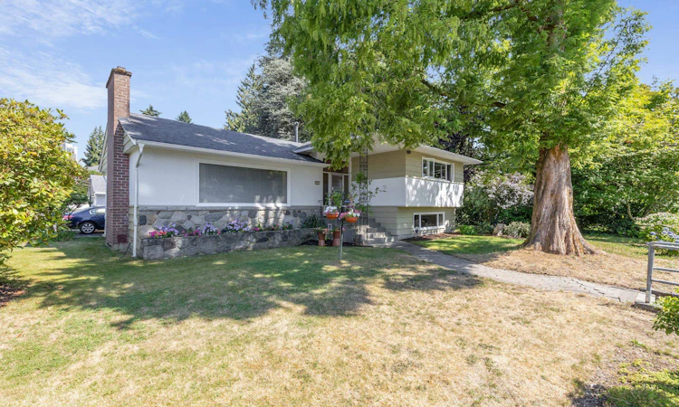 541 Cochrane Avenue