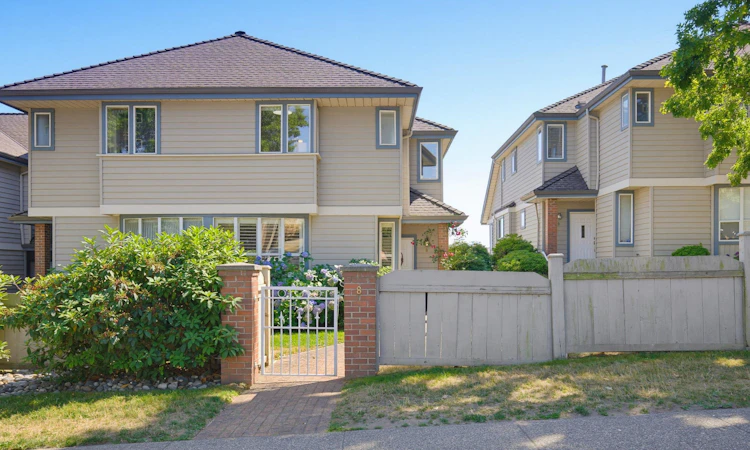 8-920 Citadel Drive