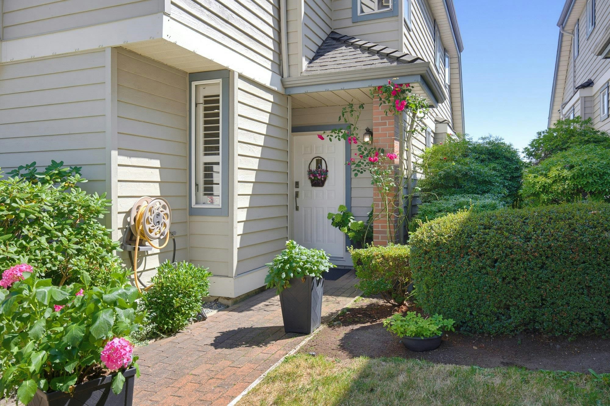8-920 Citadel Drive - 2
