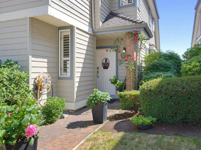 8-920 Citadel Drive - 2