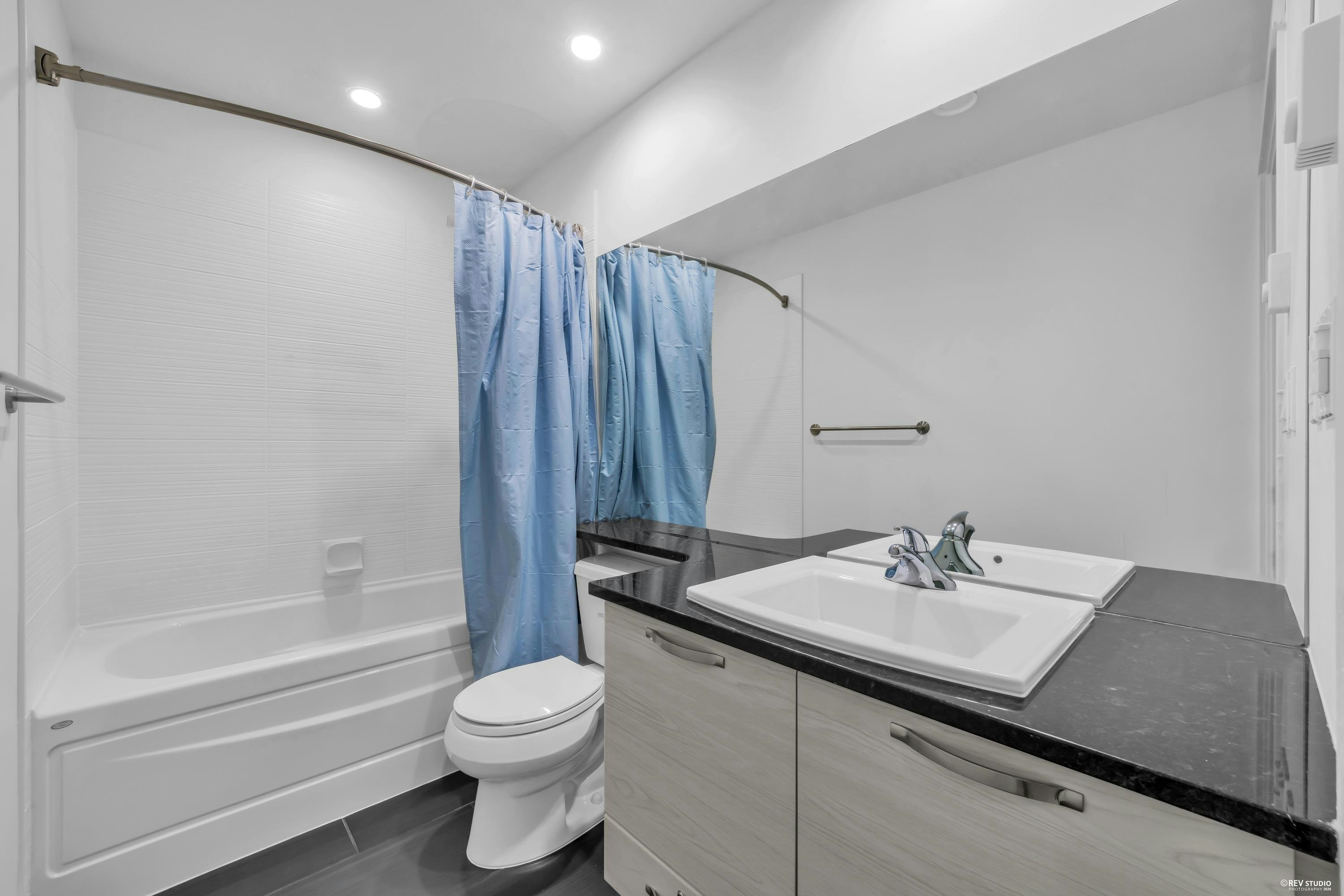 203-7418 Byrnepark Walk, Burnaby, BC, V3N 0B3 - 10