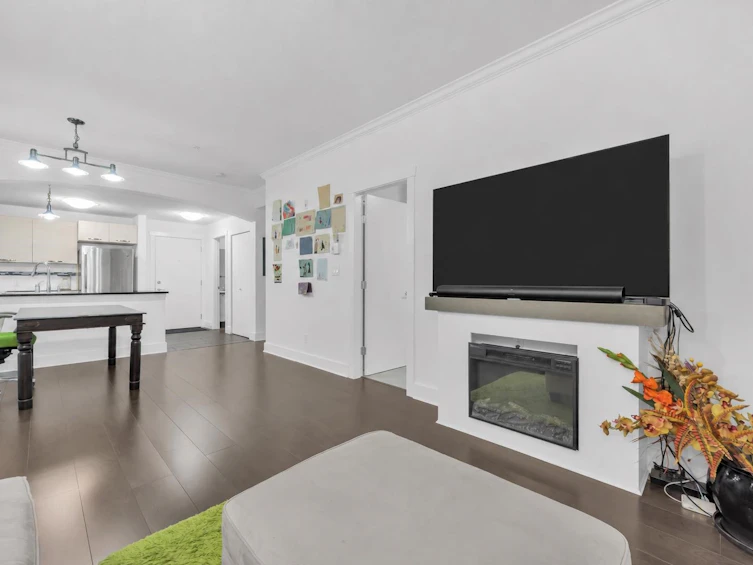 203-7418 Byrnepark Walk, Burnaby, BC, V3N 0B3 - 5
