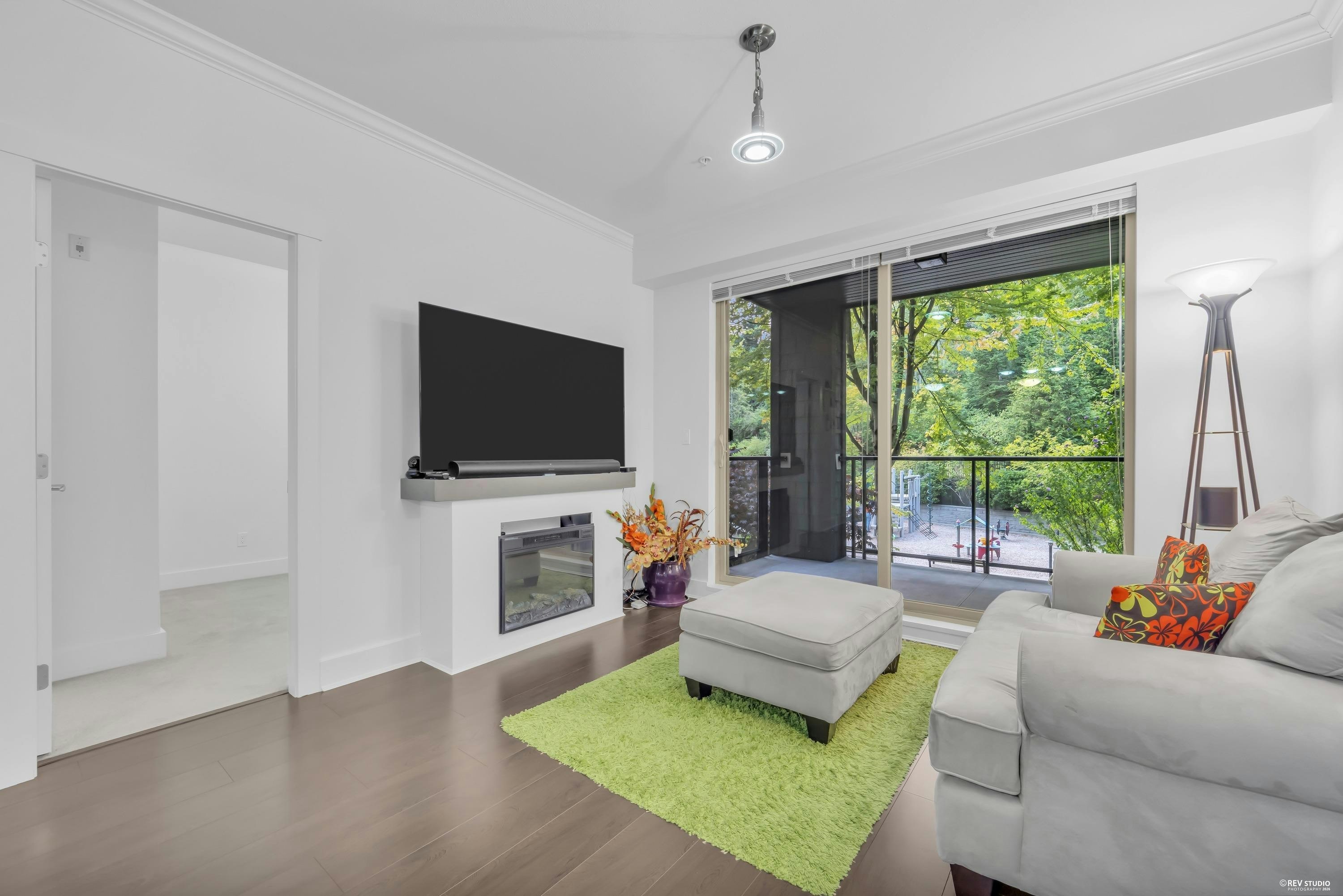 203-7418 Byrnepark Walk, Burnaby, BC, V3N 0B3