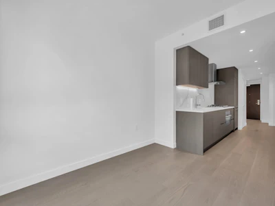 108-5168 Cambie Street - 4