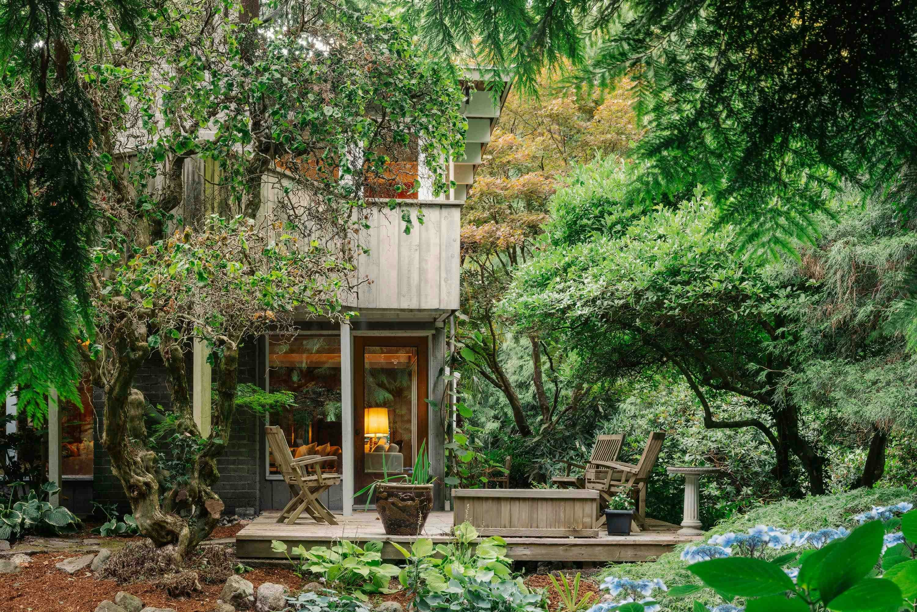 6222 St. Georges Avenue, West Vancouver, BC, V7W 1Z7
