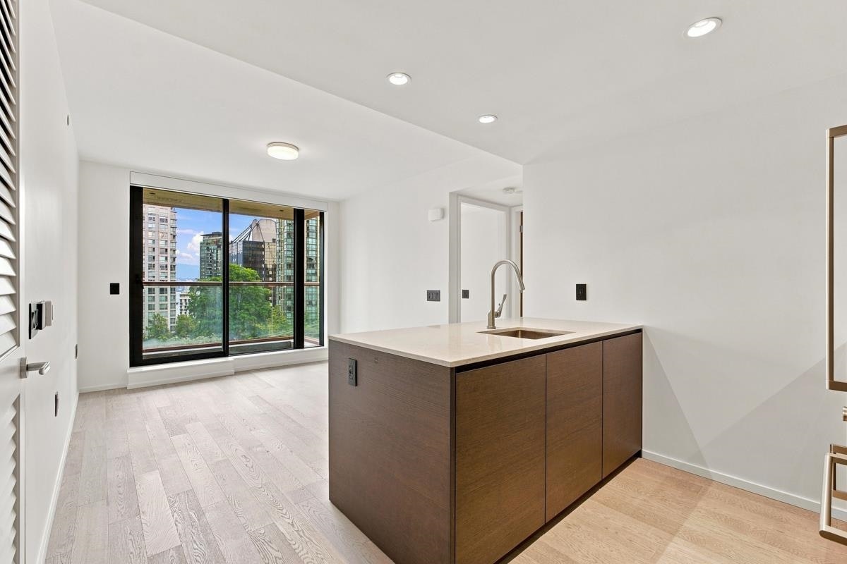 1004-1408 Robson Street - 3