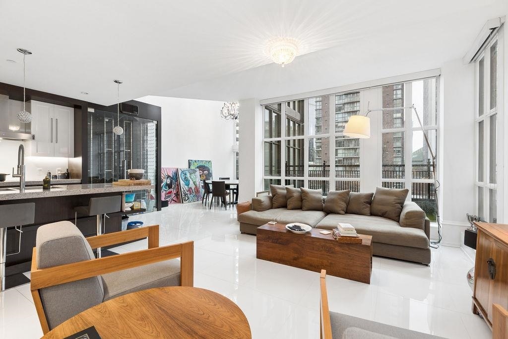 PH2-1102 Hornby Street, Vancouver, BC, V6Z 1V8