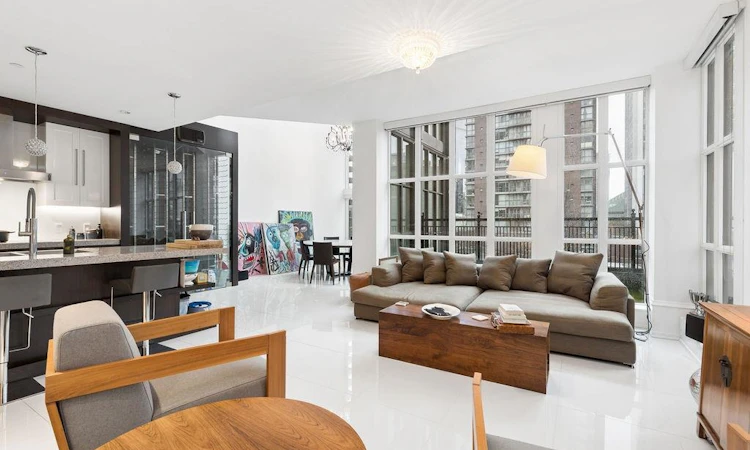 PH2-1102 Hornby Street