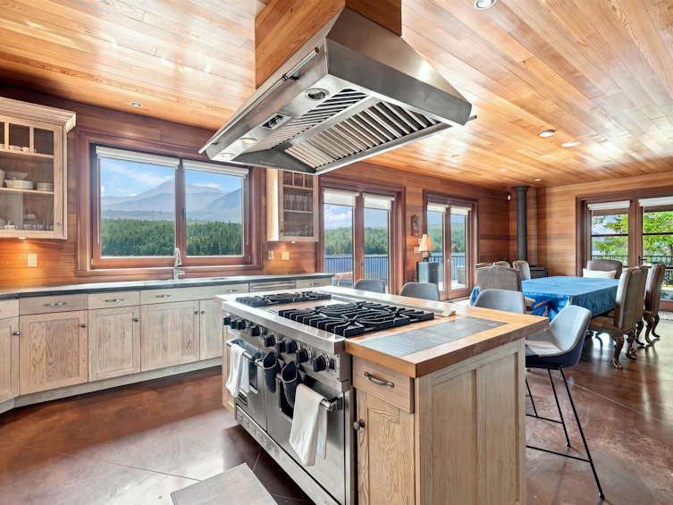 15781 East Egmont Shoreline, Pender Harbour Egmont, BC, V0N 1N0 - 17