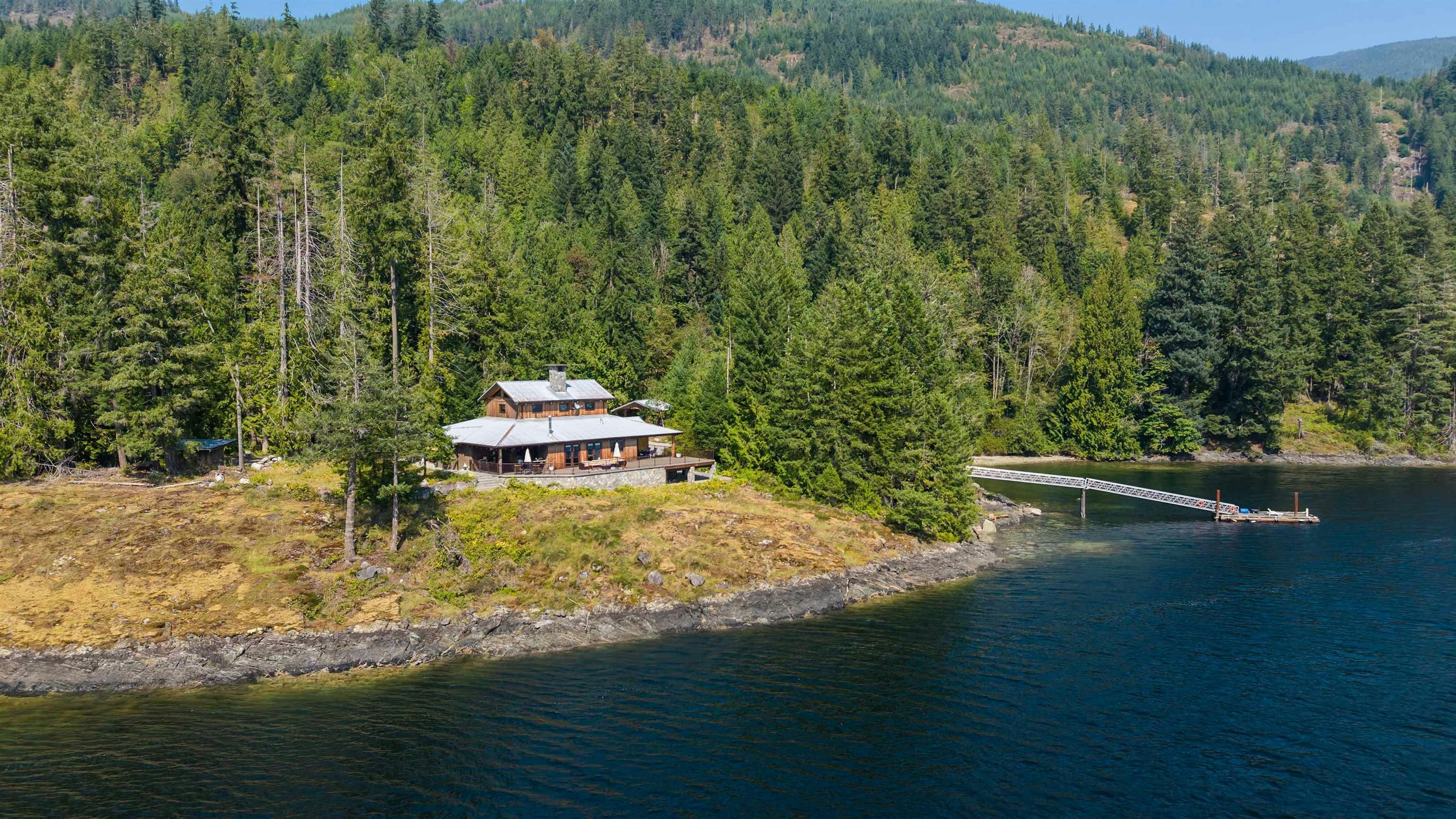 15781 East Egmont Shoreline, Pender Harbour Egmont, BC, V0N 1N0