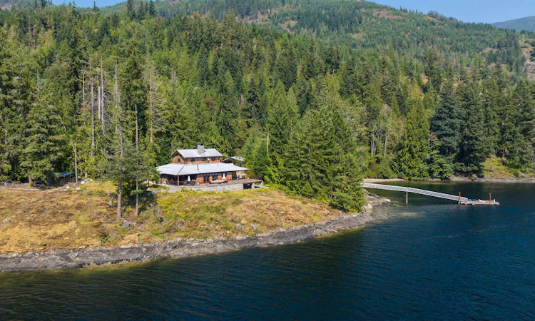 15781 East Egmont Shoreline