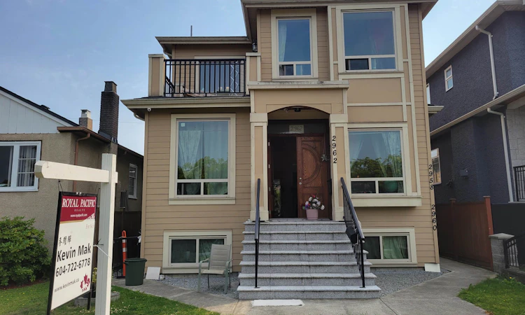 2962 Kitchener Street