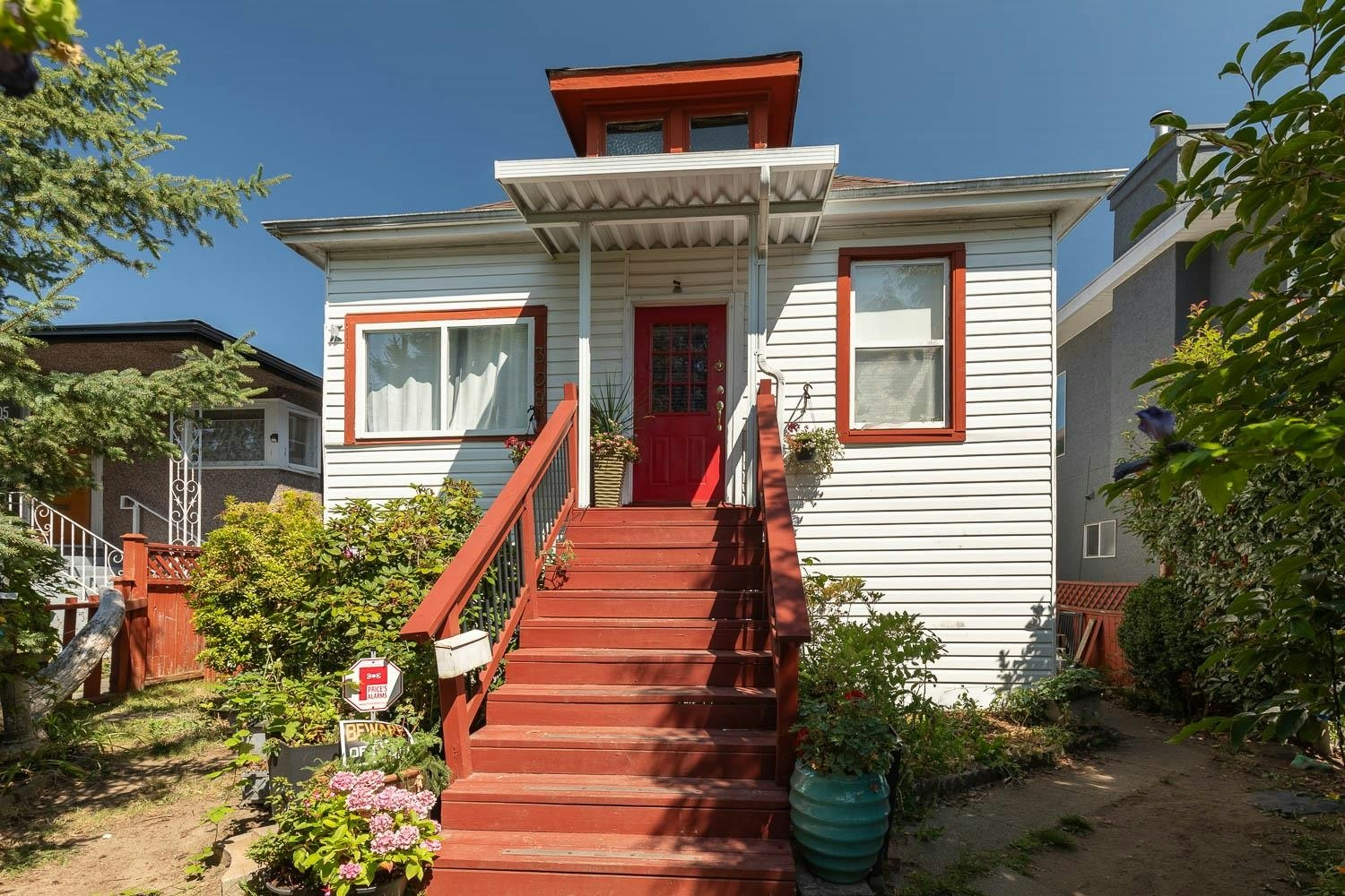 309 E Woodstock Avenue, Vancouver, BC, V5W 1N2