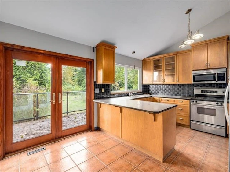 18208 21a Avenue, Surrey, BC, V3Z 9W2 - 15
