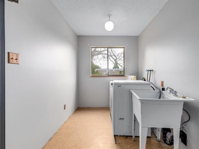 18208 21a Avenue, Surrey, BC, V3Z 9W2 - 23