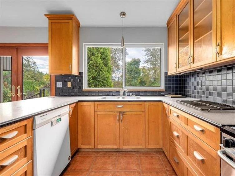 18208 21a Avenue, Surrey, BC, V3Z 9W2 - 17