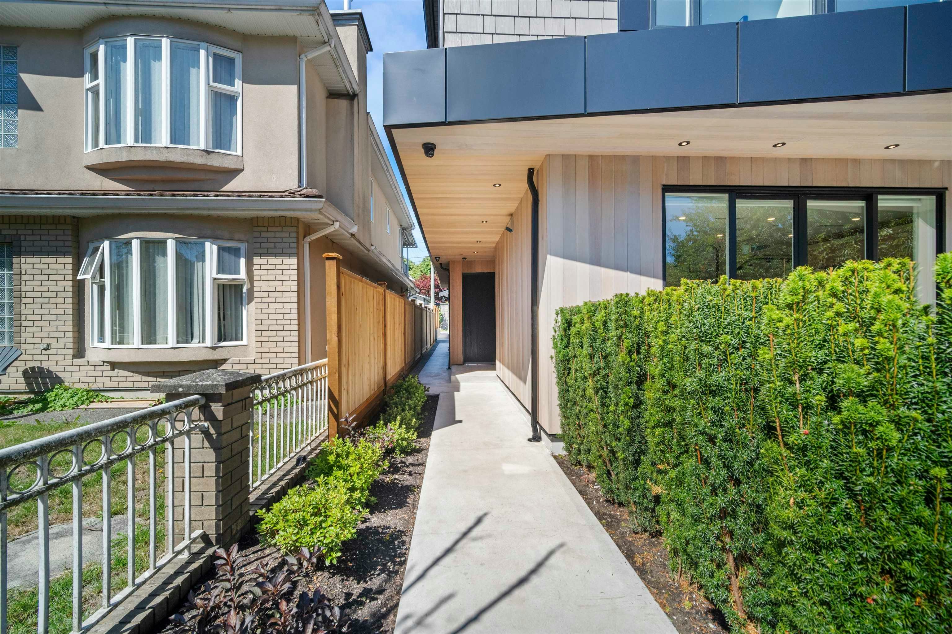2-5033 Prince Albert Street - 2