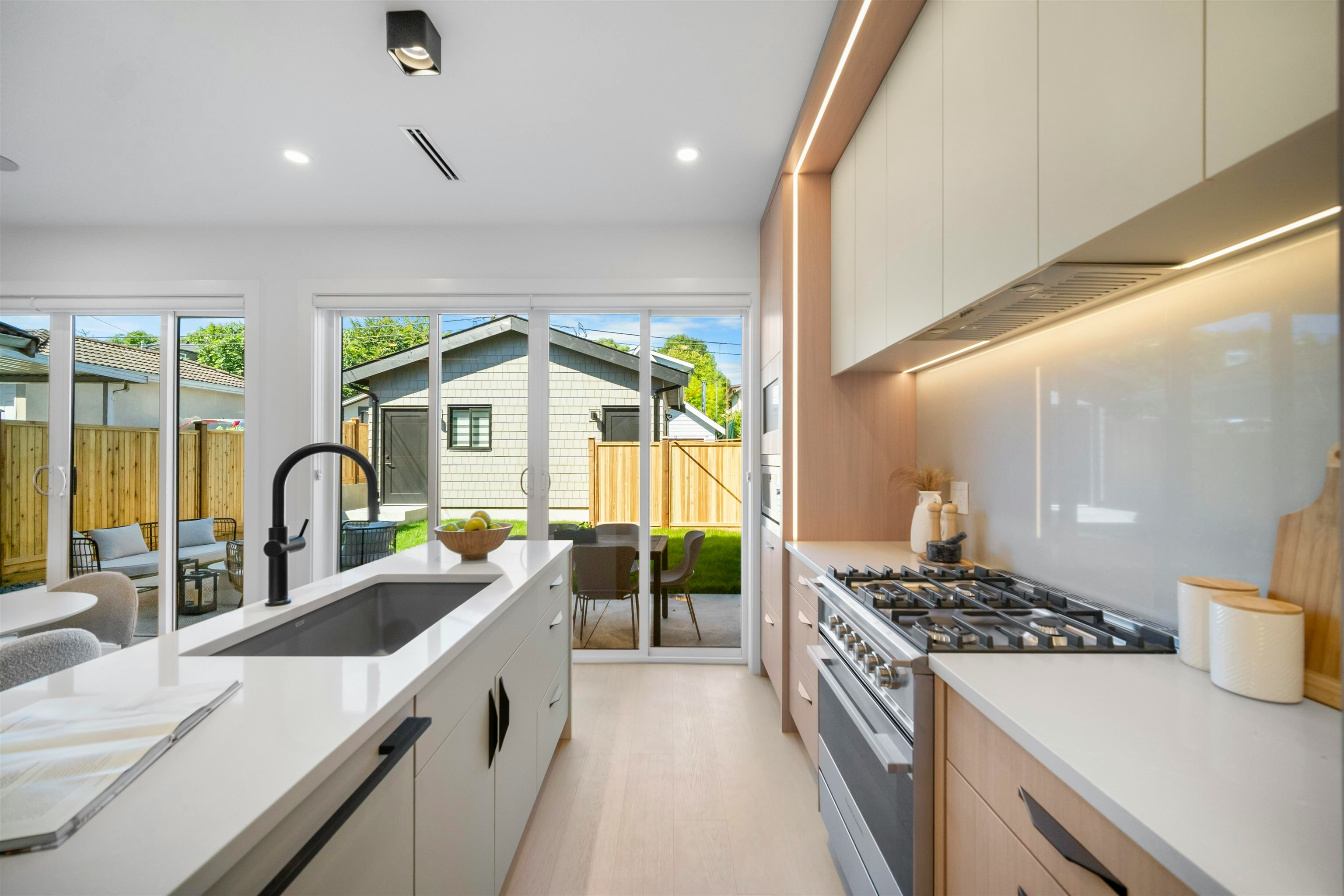 2-5033 Prince Albert Street - 3