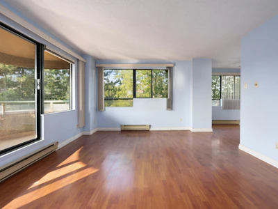 702-1026 Queens Avenue - 3
