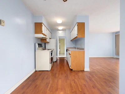 702-1026 Queens Avenue - 5