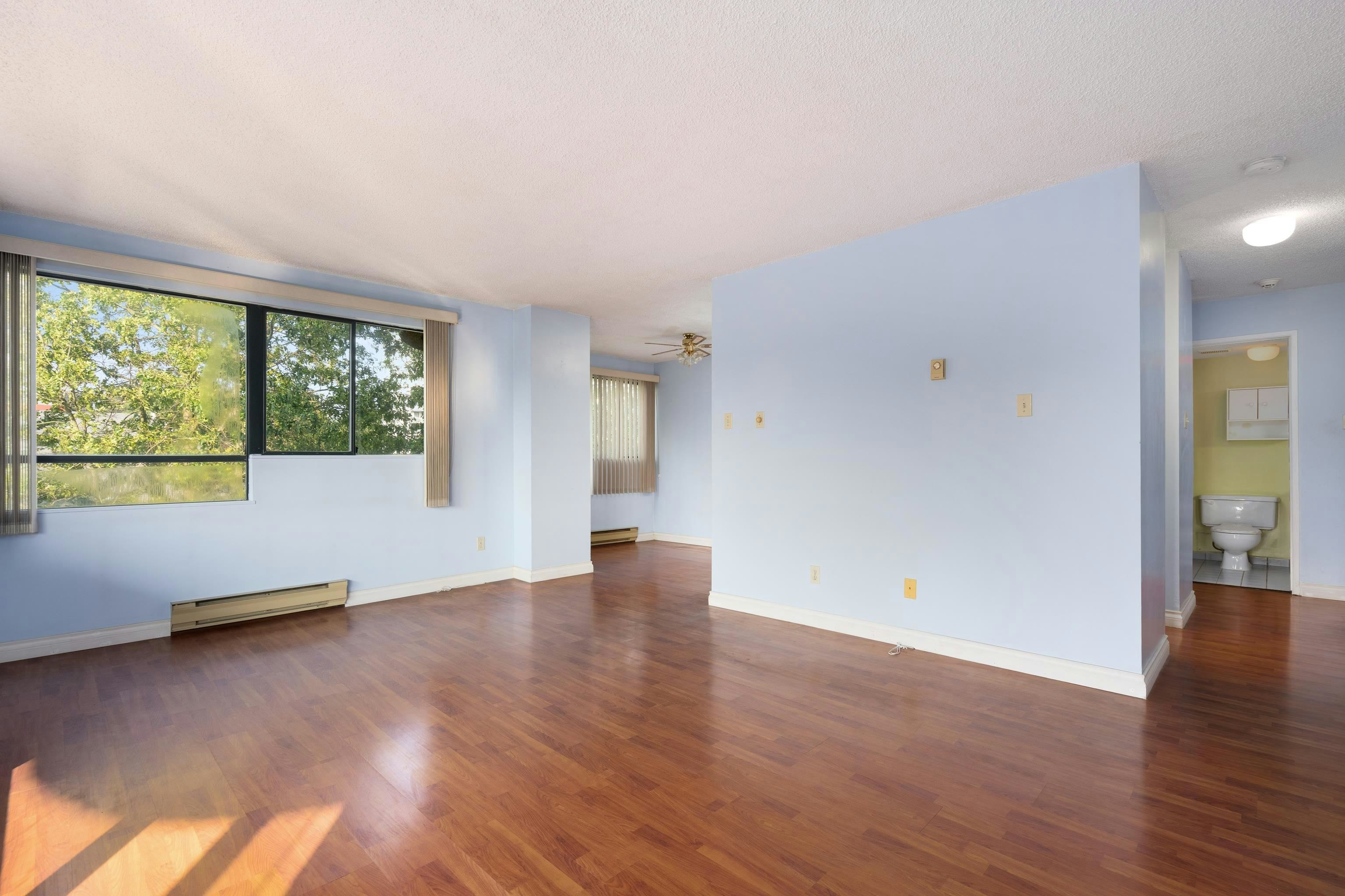 702-1026 Queens Avenue - 2