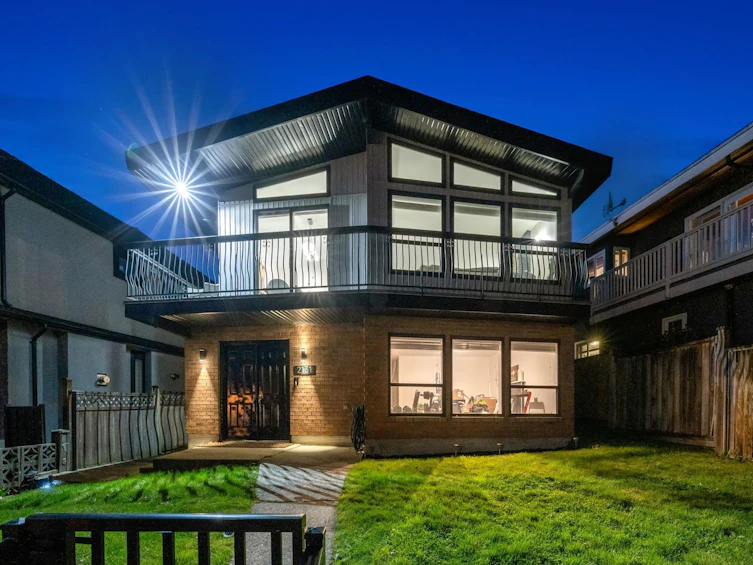 2131 Fraserview Drive, Vancouver, BC, V5P 2N2