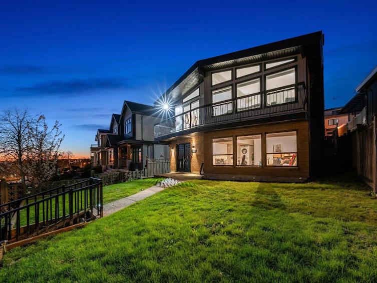 2131 Fraserview Drive, Vancouver, BC, V5P 2N2 - 34