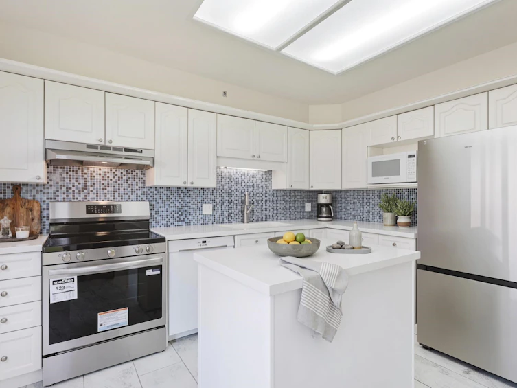 304-3190 Gladwin Road, Abbotsford, BC, V2T 5T2 - 11