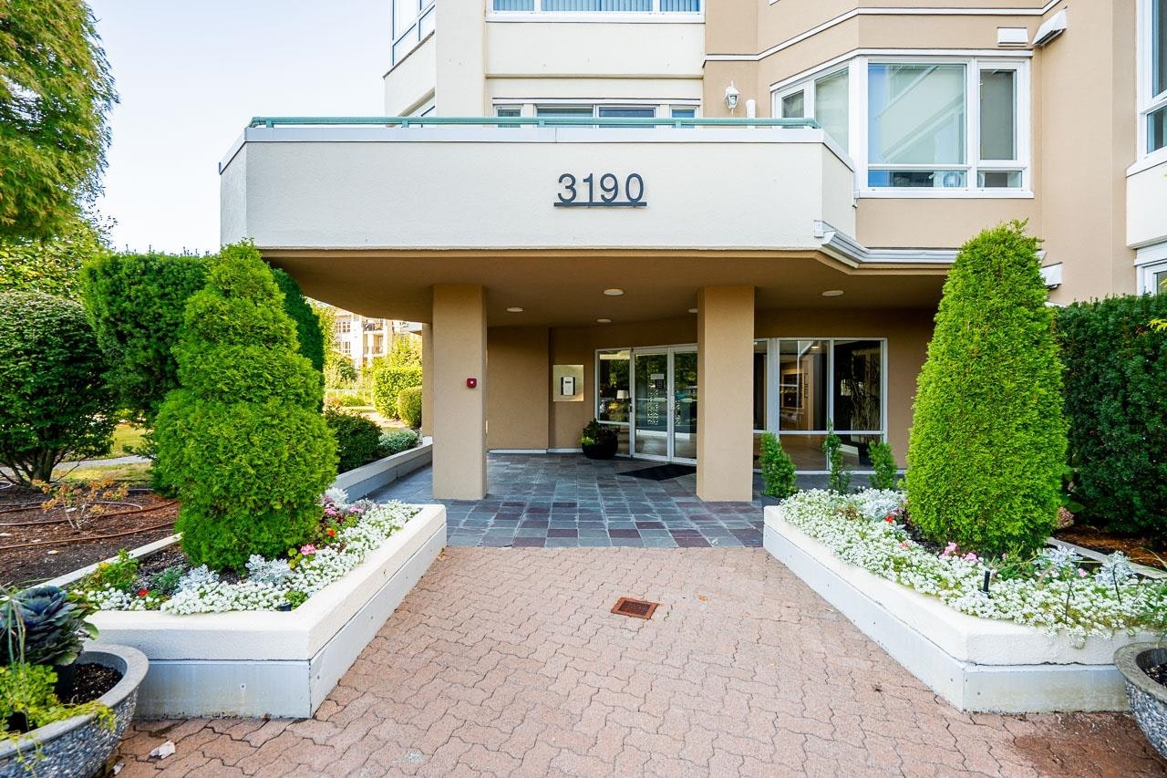 304-3190 Gladwin Road - 4