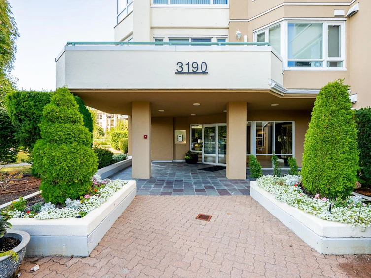 304-3190 Gladwin Road, Abbotsford, BC, V2T 5T2 - 4