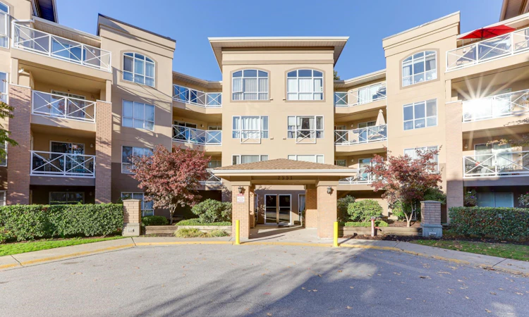 315-2551 Parkview Lane