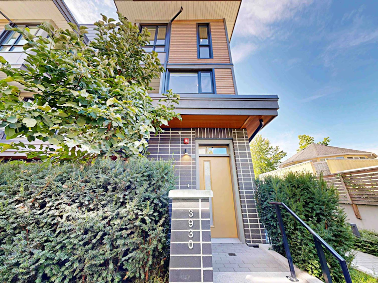 3930 Dumfries Street, Vancouver, BC, V5N 0J1 - 2