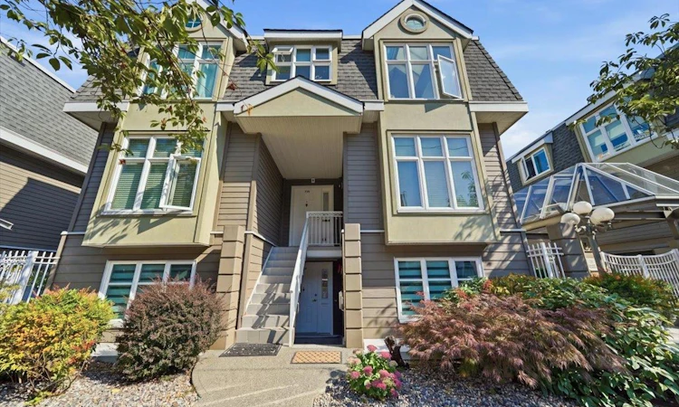729 W 7th Avenue