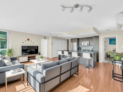 1503-2200 Douglas Road - 3