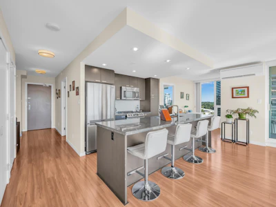 1503-2200 Douglas Road - 5