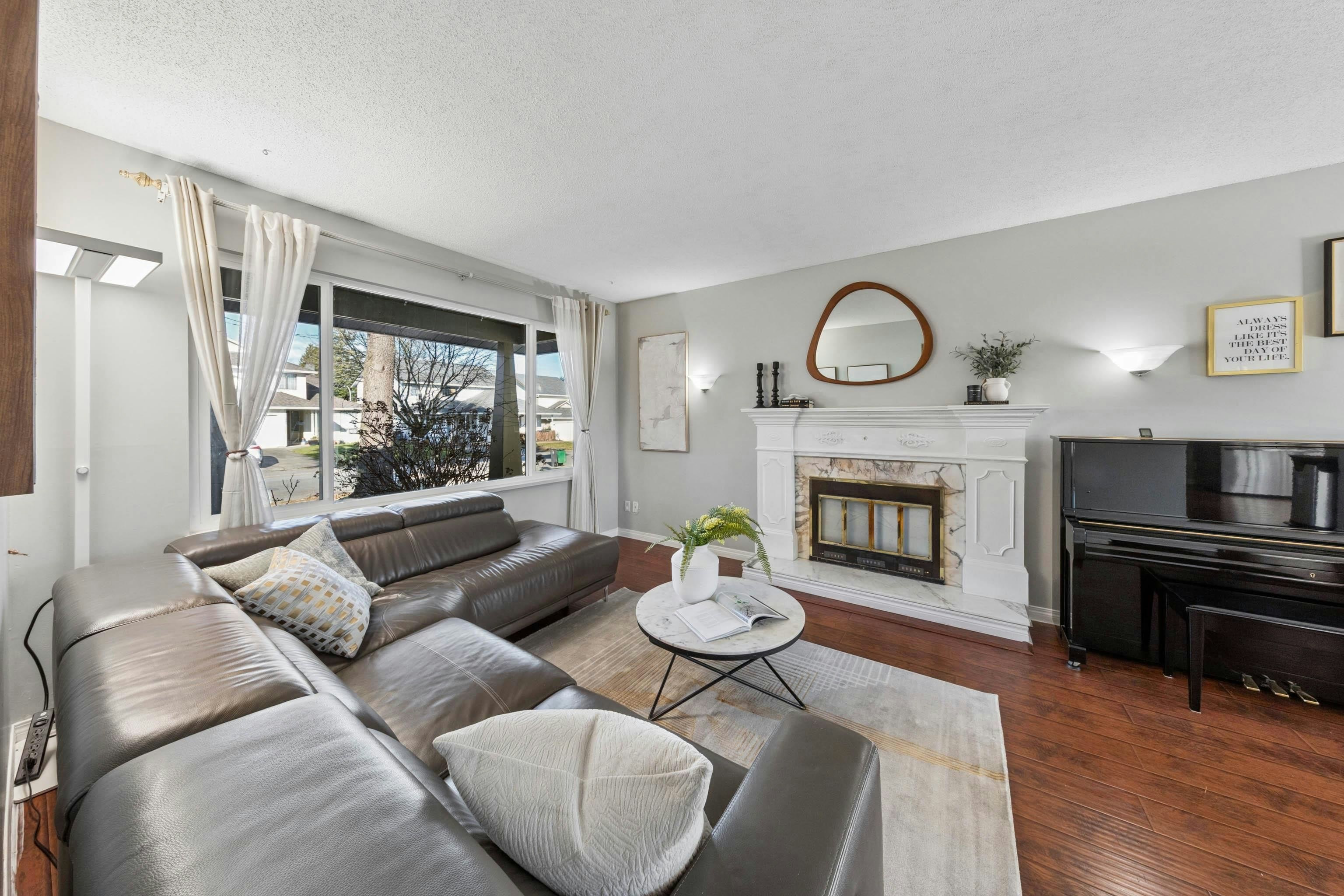 15440 95a Avenue, Surrey, BC, V3R 7S7