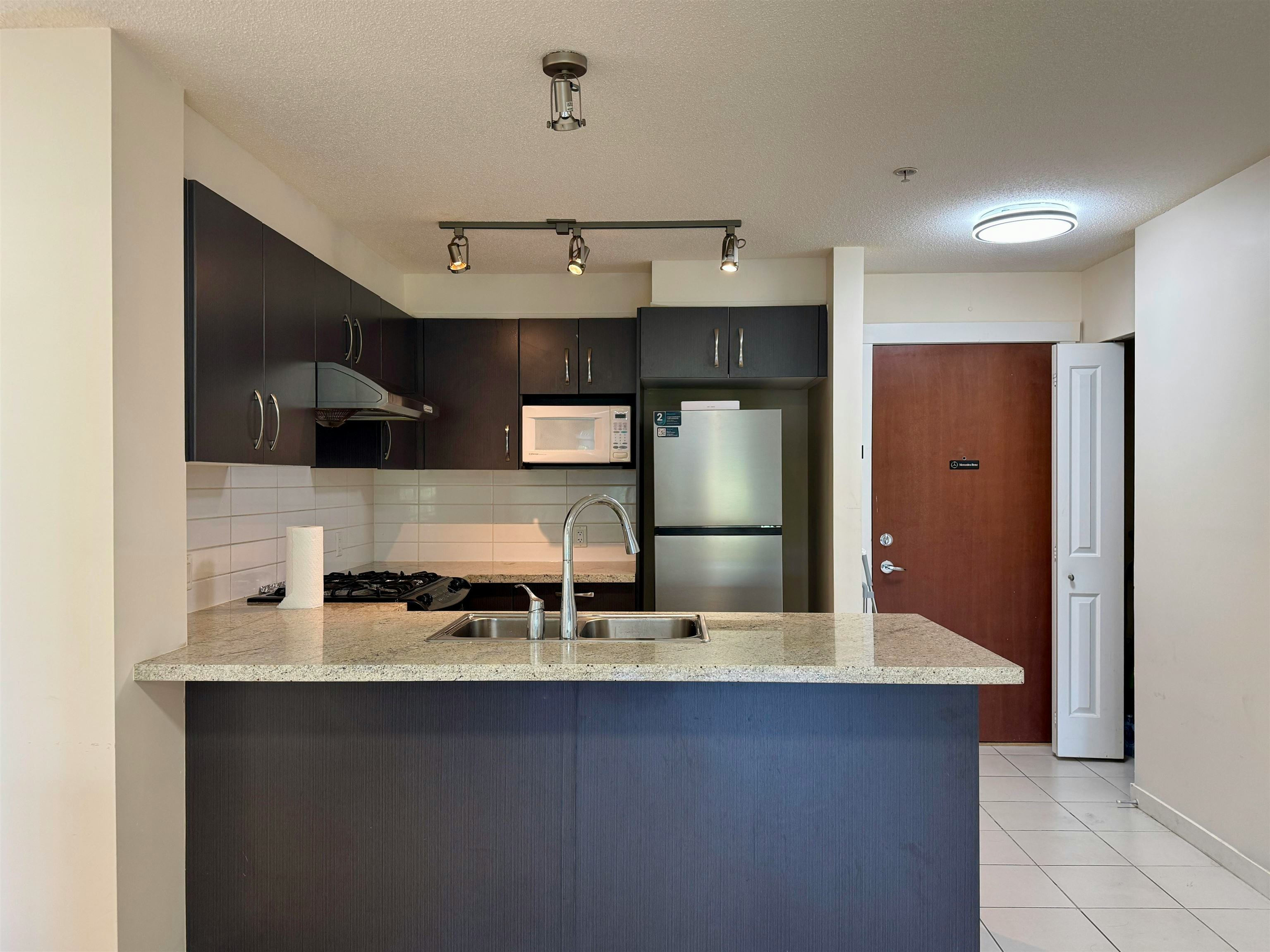330-9288 Odlin Road, Richmond, BC, V6X 0C3 - 2