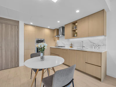 501-4880 Lougheed Highway - 5