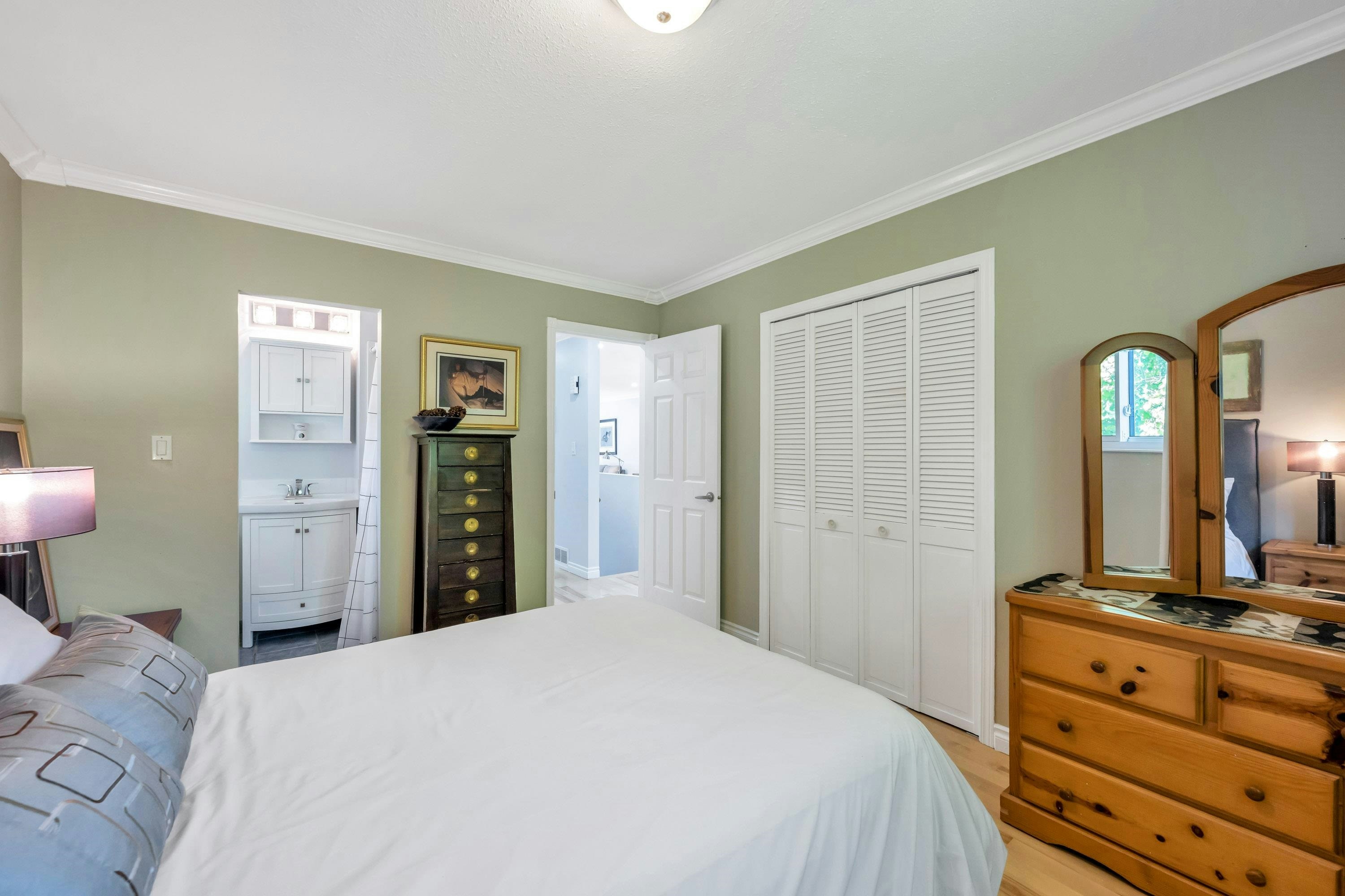 871 Kent Street, Surrey, BC, V4B 4S7 - 15