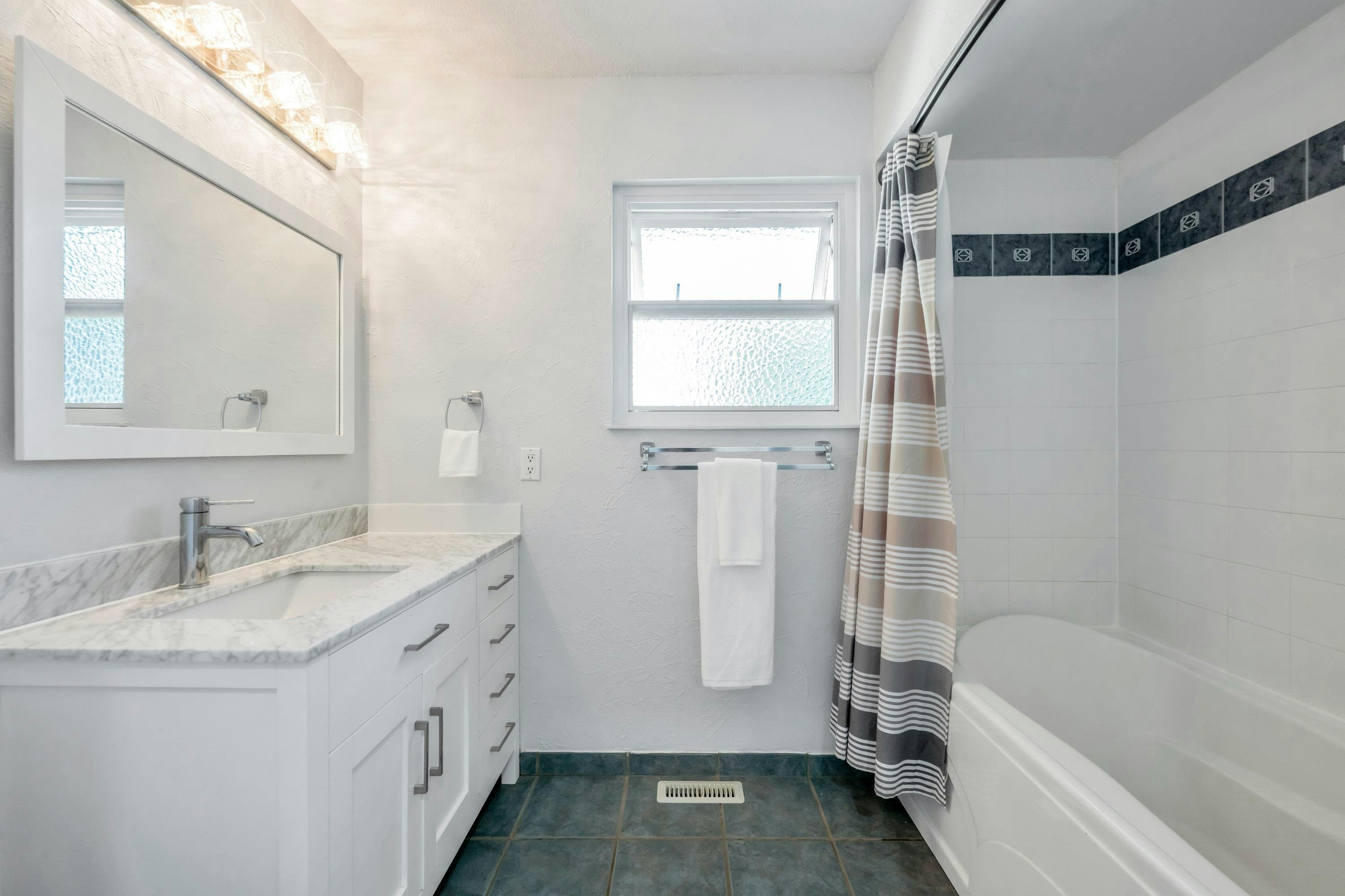 871 Kent Street, Surrey, BC, V4B 4S7 - 19